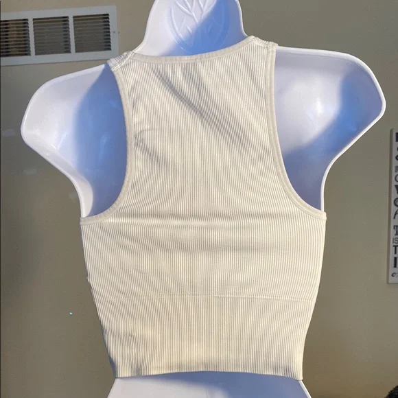 Athleta Cream Sleeveless Crop Tank Top - Picture 2 of 3